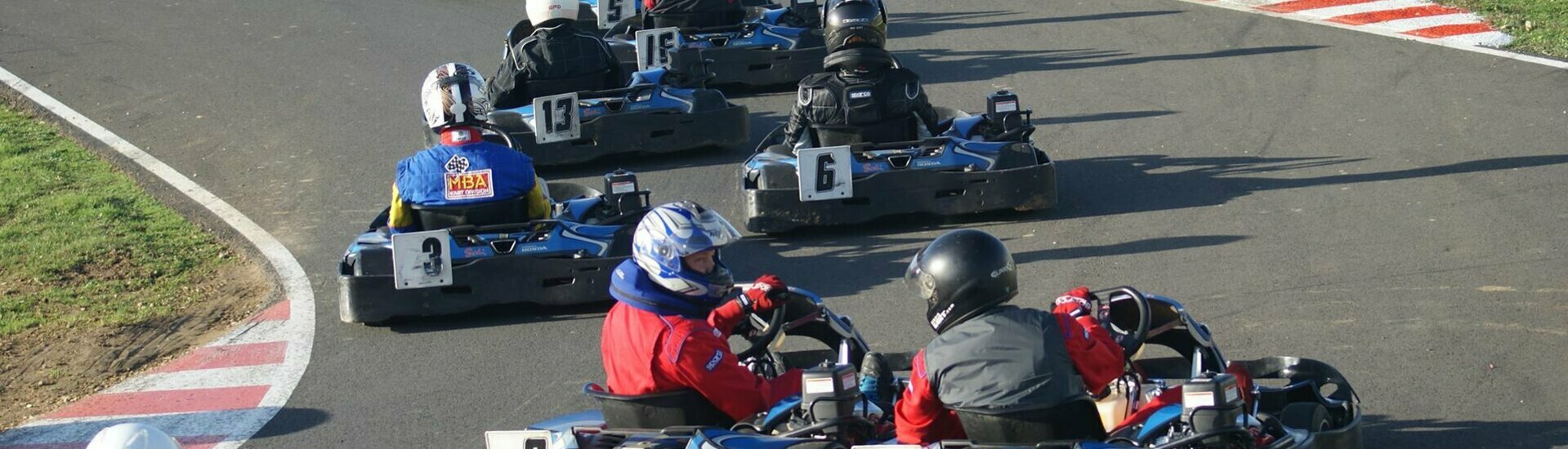 Planning des pistes outdoor et indoor du Circuit de karting proche de Chartres