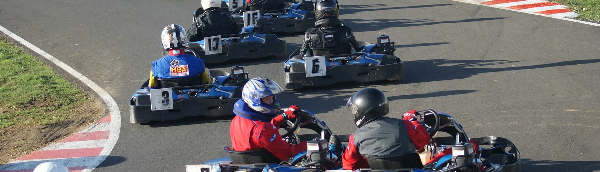 80 karts disponibles sur le circuit intérieur et extérieur de Dunois kart